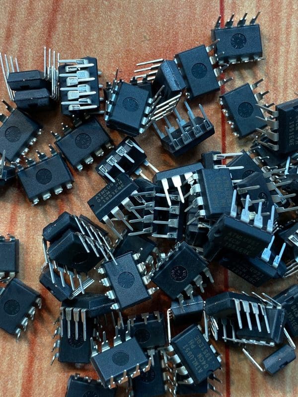 IC Nhớ Là Gì? Tìm Hiểu Về Các Loại Bộ Nhớ Trong Thiết Bị Điện Tử